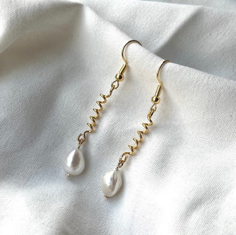 Pearl twist earrings