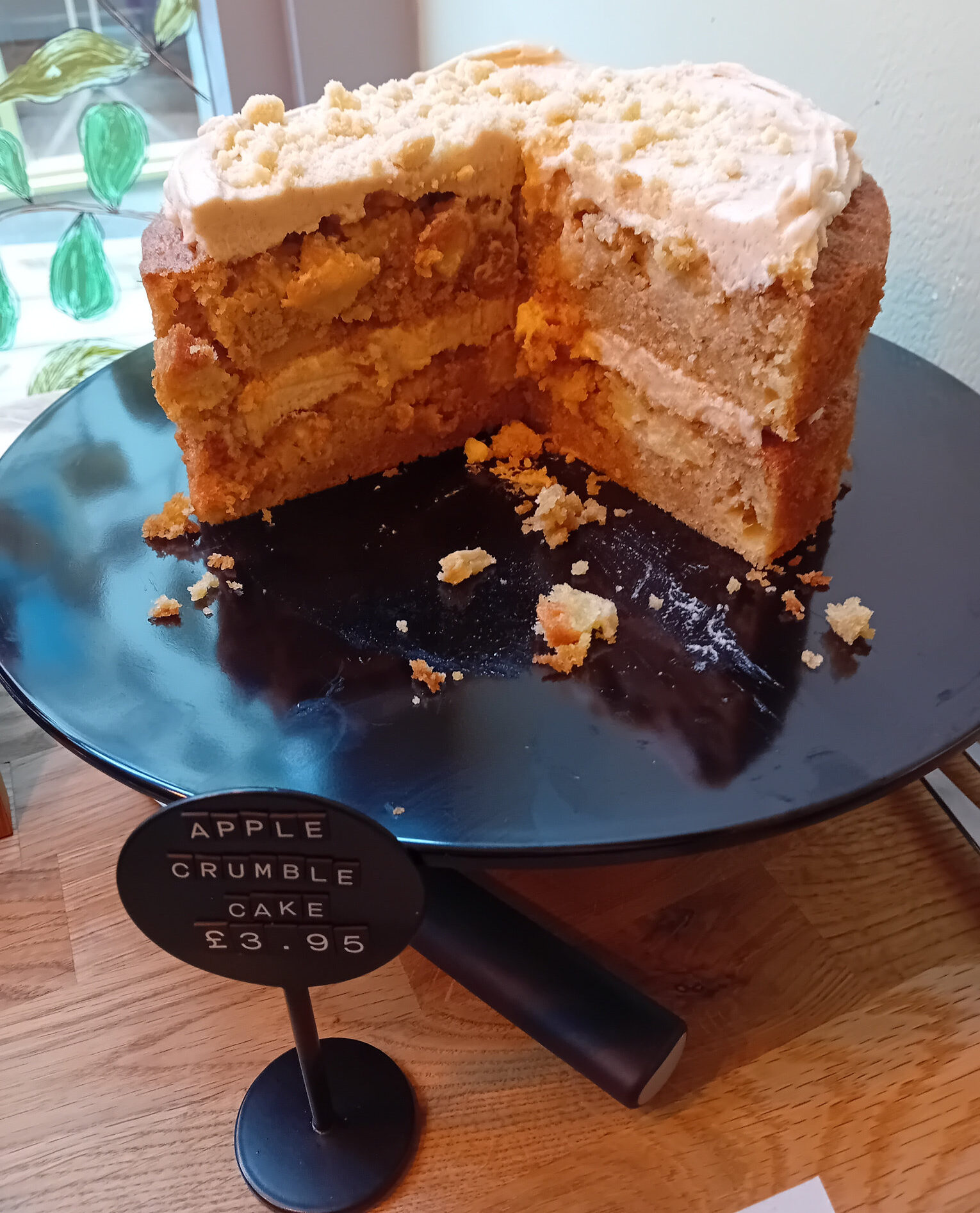 Apple crumble cake