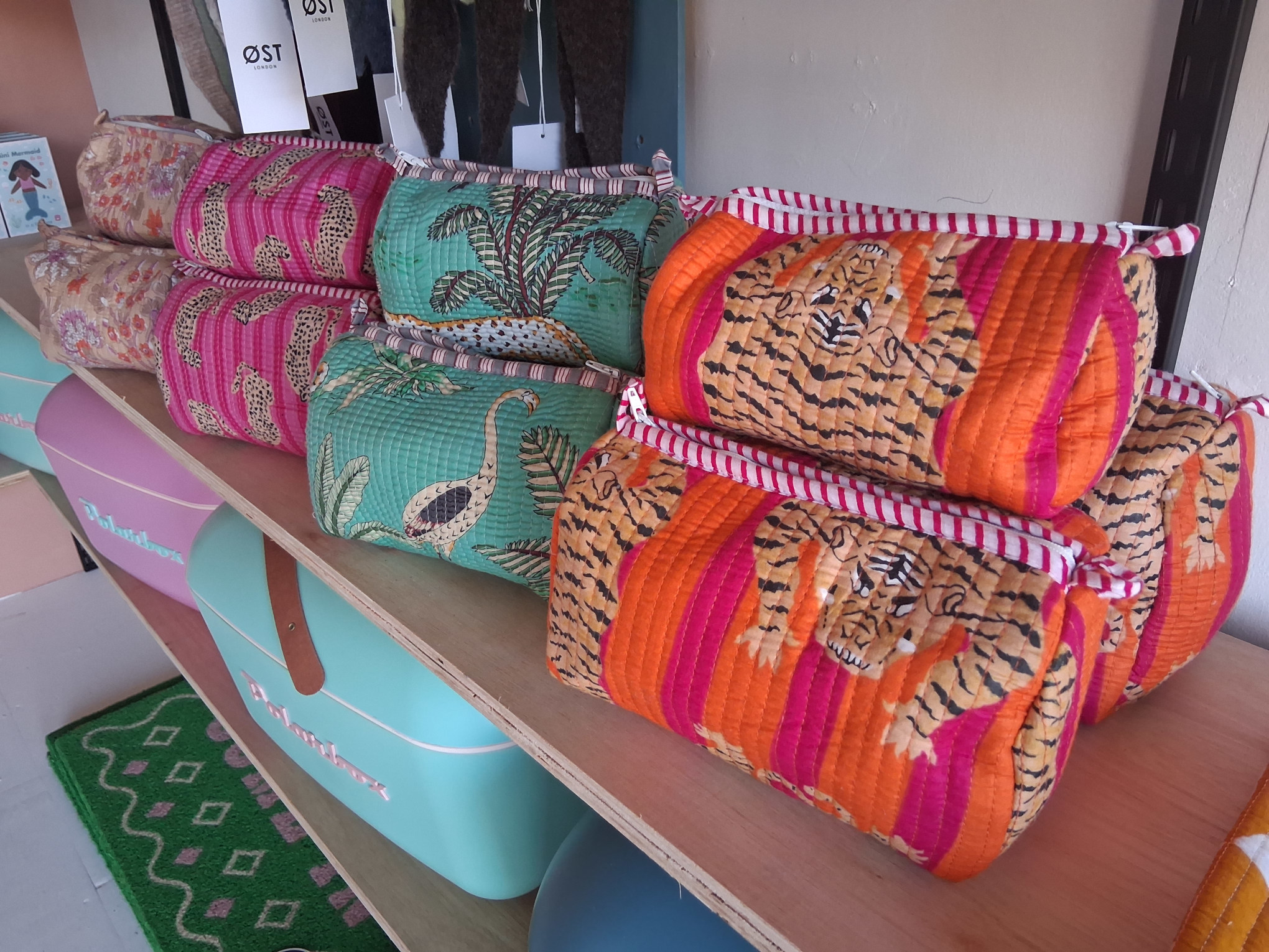 Onda Cove Makeup bags